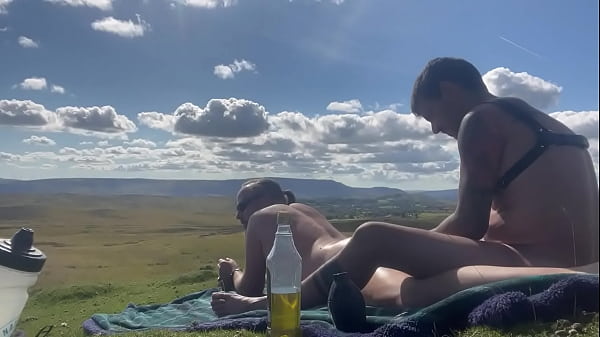 FISTING IN THE HILLS